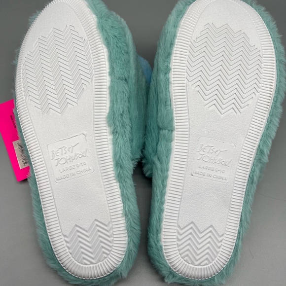 NWT BETSEY JOHNSON faux fur slippers. Size 9-10 - Picture 5 of 6